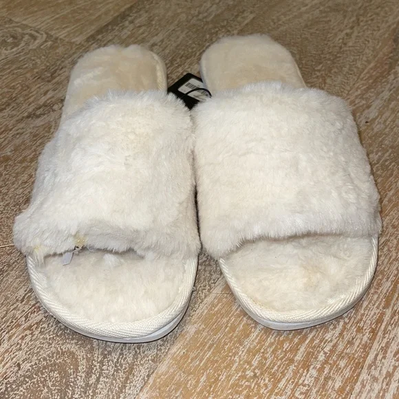 NWT Forever 21 Fur Slides slipper - Picture 2 of 5